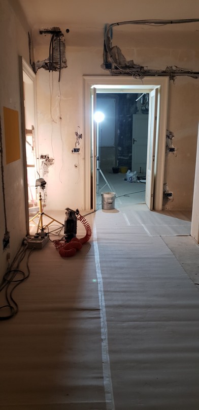 Cantiere interno abitazione in fase di ristrutturazione avanzata